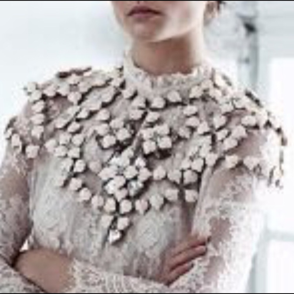 I’m desperately looking for this necklace